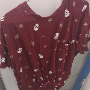 Trendy Maroon Tee with Skulls and Stars